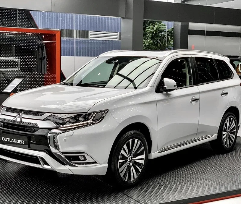 Giá lăn bánh Outlander 2024 - Phiên bản 2.0 CVT