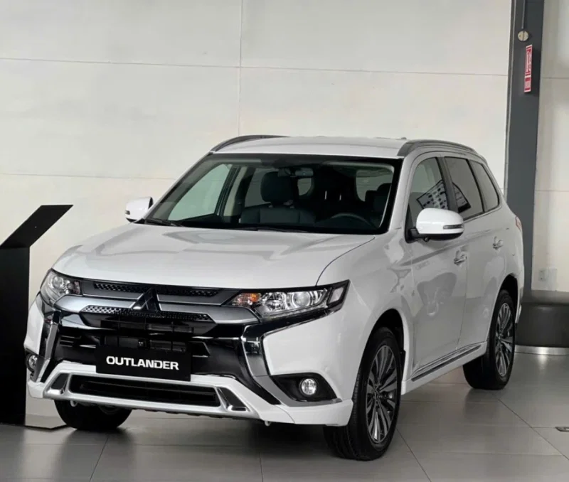 Thuế phí trước bạ, giá lăn bánh Outlander 2024 tại Gia Lai 3 Giá lăn bánh Outlander 2024 - Phiên bản 2.0 CVT