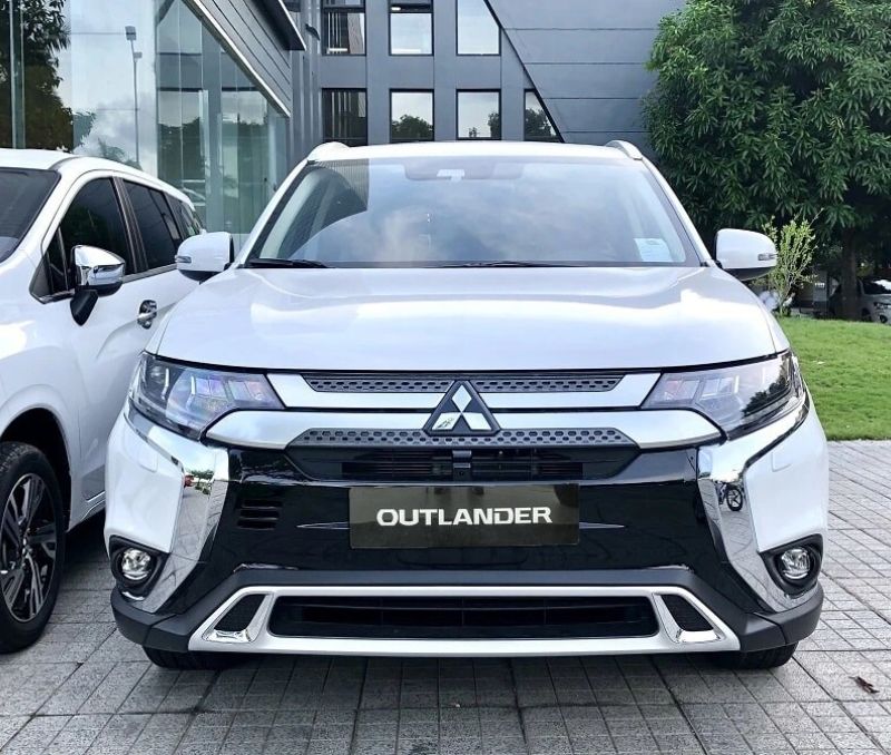 Giá lăn bánh Outlander 2024 tại Bình Dương và thuế phí trước bạ