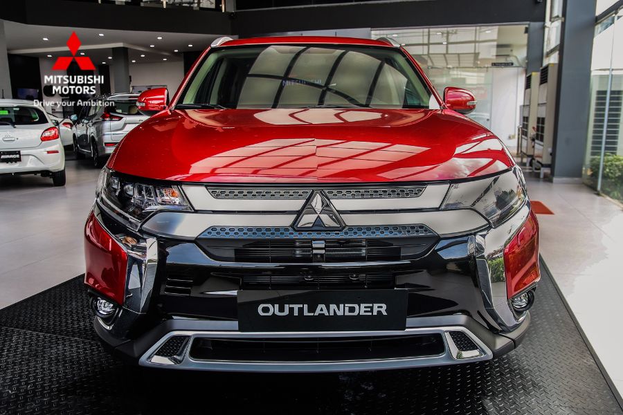 Mitsubishi Outlander 2.0 Cvt Premium – Suv 7 Chỗ, Công Nghệ Hiện đại
