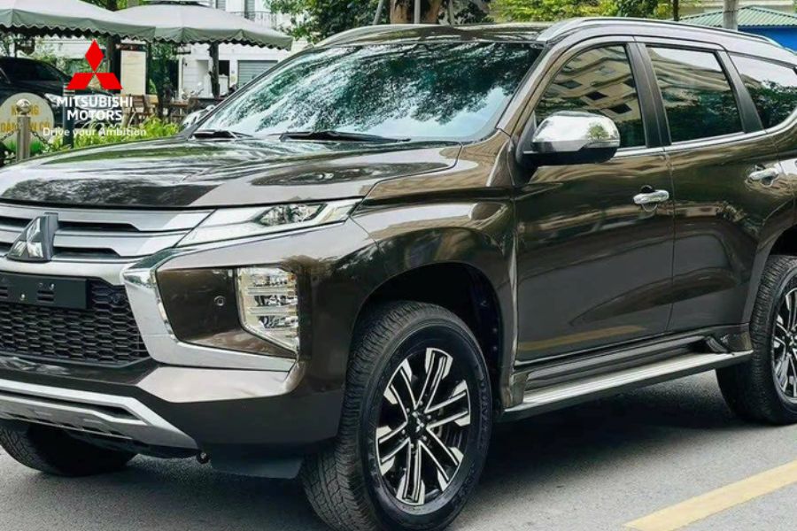 Mitsubishi Pajero Sport Diesel 4X2 AT - SUV 7 chỗ mạnh mẽ, tiện nghi vượt trội 1 Mitsubishi Pajero Sport Diesel 4x2 At Suv 7 Chỗ Mạnh Mẽ, Tiện Nghi Vượt Trội