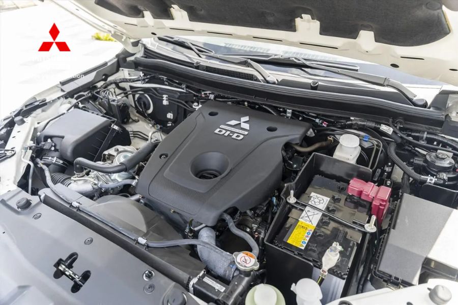 Mitsubishi Pajero Sport Diesel 4X2 AT - SUV 7 chỗ mạnh mẽ, tiện nghi vượt trội 3 Mitsubishi Pajero Sport Diesel 4x2 At Suv 7 Chỗ Mạnh Mẽ, Tiện Nghi Vượt Trội