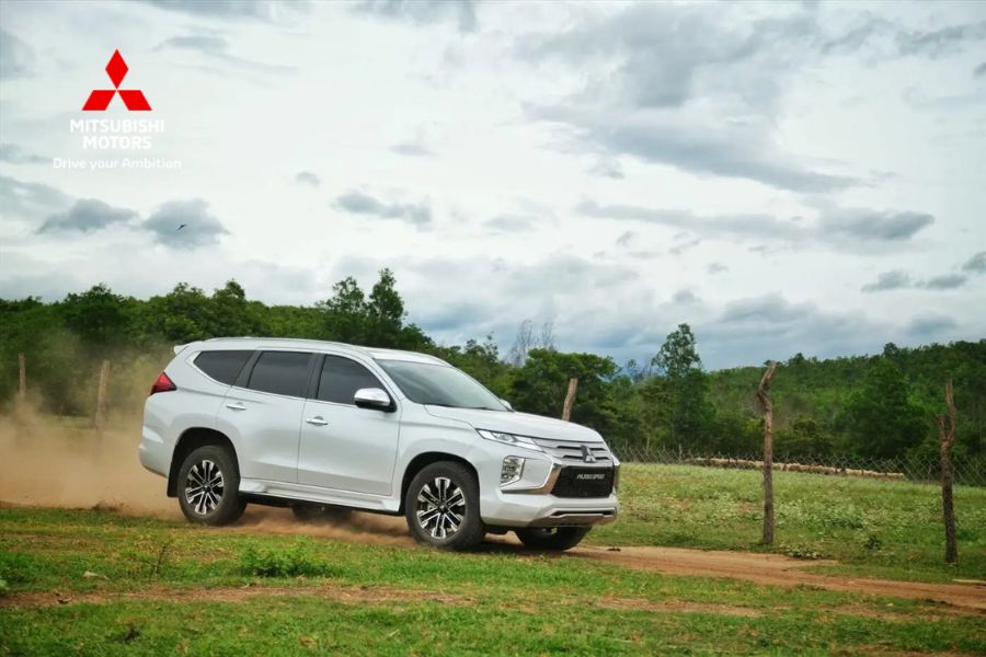 Mitsubishi Pajero Sport Diesel 4x2 At Suv 7 Chỗ Mạnh Mẽ, Tiện Nghi Vượt Trội