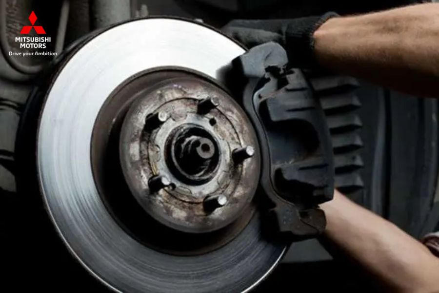 Cách kiểm tra hệ thống phanh xe ô tô để đảm bảo an toàn 2 Cách Kiểm Tra Hệ Thống Phanh Xe ô Tô để đảm Bảo An Toàn