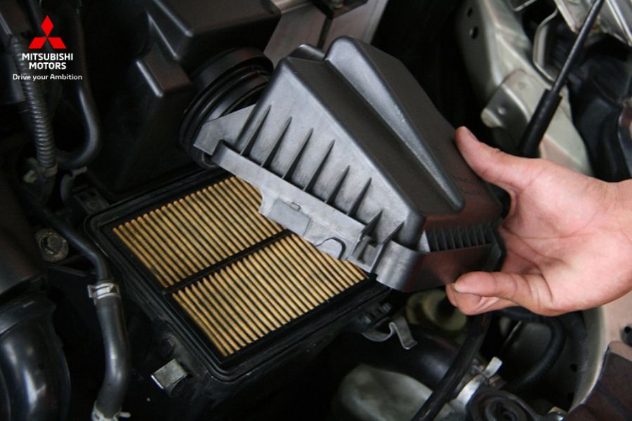 Kiểm tra và thay thế bộ lọc gió xe ô tô đúng cách 1 Kiểm Tra Và Thay Thế Bộ Lọc Gió Xe ô Tô đúng Cách